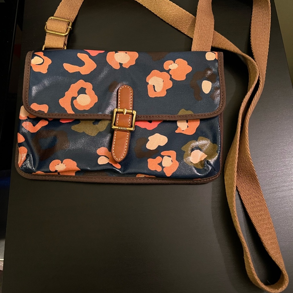 Fossil Crossbody Bag in Navy and Orange Floral